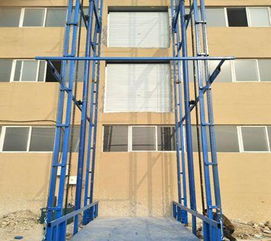 郑州导轨式液压升降货梯与附着式升降脚手架的应用与优势